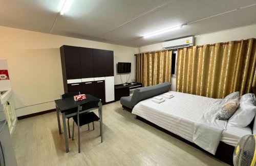 Ban Mai Apartment | Convenient Stay at IMPACT Challenger, Perfect for Families