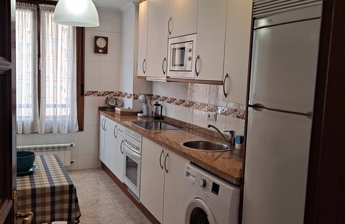 Gijon Apartment | Impeccable Apartment in Gijón with Relaxing Spa Amenities