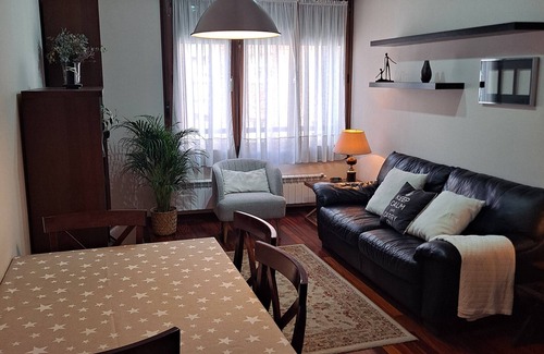 Gijon Apartment | Impeccable Apartment in Gijón with Relaxing Spa Amenities