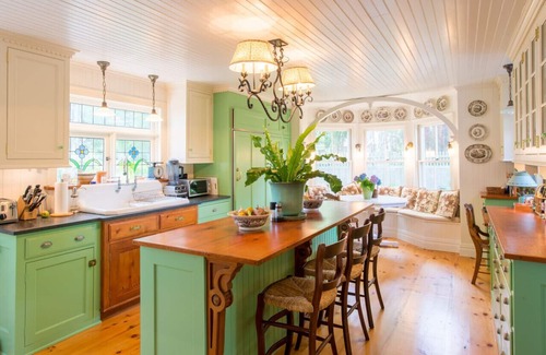 The Heights House | Exquisite Victorian Summer Cottage with Oceanfront Pool