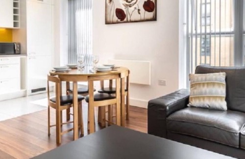 Reading Apartment | Modern 2-Bed Apartment in Reading with Family-Friendly Amenities