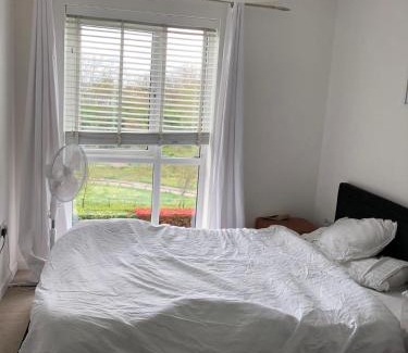 Cray Valley West Apartment | Beautiful 2-Bed Apartment in Family-Friendly Orpington