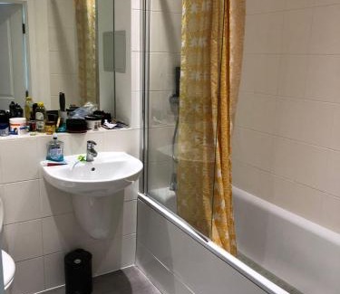 Cray Valley West Apartment | Beautiful 2-Bed Apartment in Family-Friendly Orpington