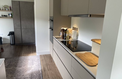 Clyst St Mary House | Inviting 3-Bed House with Kitchen in Topsham, Exeter