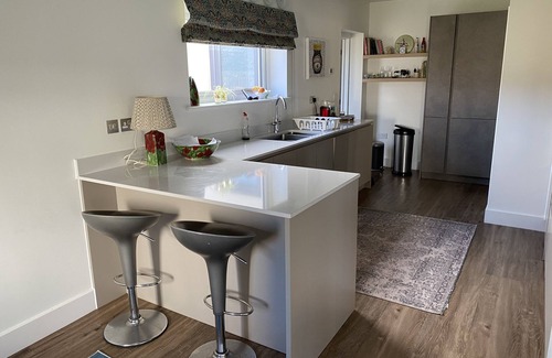 Clyst St Mary House | Inviting 3-Bed House with Kitchen in Topsham, Exeter