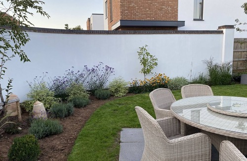 Clyst St Mary House | Inviting 3-Bed House with Kitchen in Topsham, Exeter