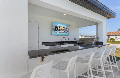 Burnt Store House | Impeccable Gulf Access Villa with Dock and Tiki Bar
