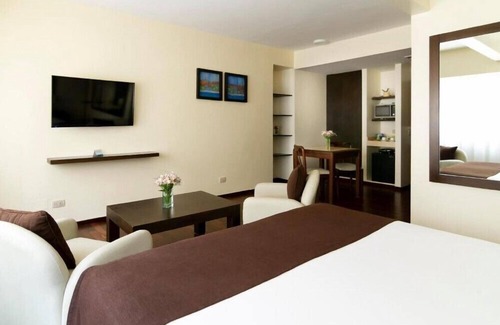 El Centro Hotel | Impeccable Junior Suite with Gym in Buenos Aires
