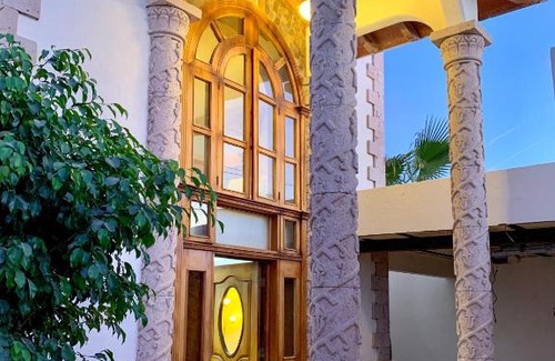 Centro House | Stylishly Designed Home with Hot Tub & Pet-Friendly Amenities