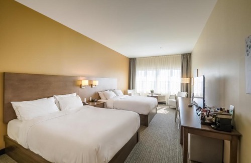 Terrebonne Hotel | Relax at Imperia Hôtel et Suites Terrebonne - 4-Star Escape