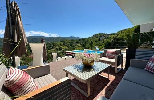 Brasov Apartment | Imperia Residence: Oceanfront Bliss with Spa & Hot Tub