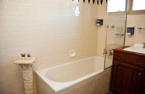 Maitland Hotel | Imperial: Guest Rated 8.6 with Family-Friendly Amenities