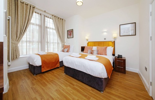London Borough of Hounslow Hotel | Discover Imperial Guest House: Family-Friendly & Breakfast Included