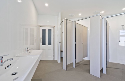 Singleton Hotel | Guest Rated 10/10: Imperial Hotel Singleton with Dining & More
