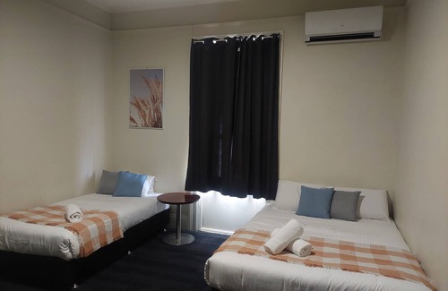 Singleton Hotel | Guest Rated 10/10: Imperial Hotel Singleton with Dining & More