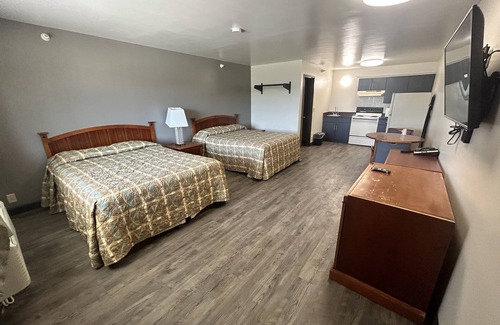 Bellevue Hotel | Welcoming Imperial Motel: Family-Friendly with Breakfast