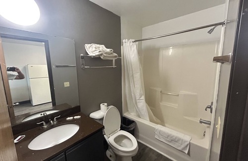 Bellevue Hotel | Welcoming Imperial Motel: Family-Friendly with Breakfast