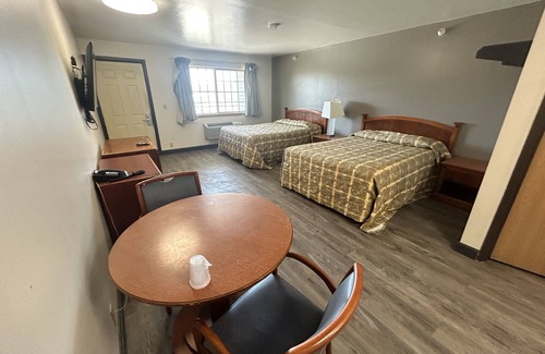Bellevue Hotel | Welcoming Imperial Motel: Family-Friendly with Breakfast