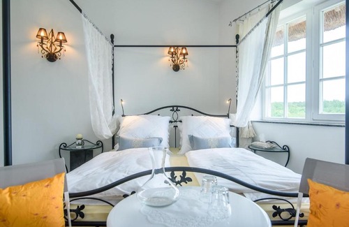 Moletai District Municipality House | Pet-Friendly Stay at Imperio Zorra with Breakfast & Kitchen