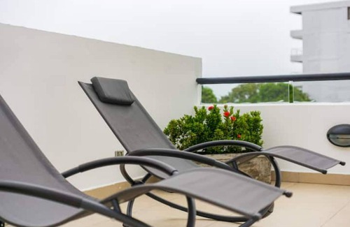 Pie del Cerro Apartment | Stunning 1BR Rooftop Retreat Near Casco Antiguo