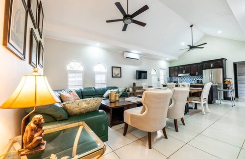 Bejuco Villa | Beautiful 3-Bedroom Villa with Child-Friendly Amenities