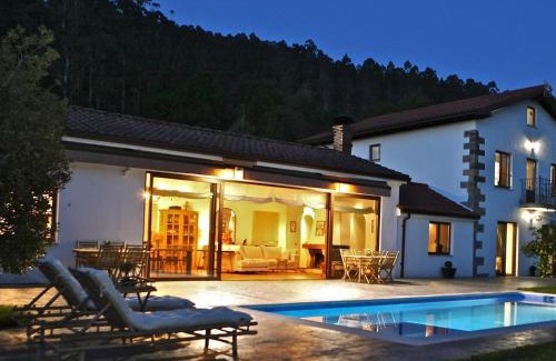 La Cavada House | Stunning Villa Between Sea and Mountain with Pool & Views