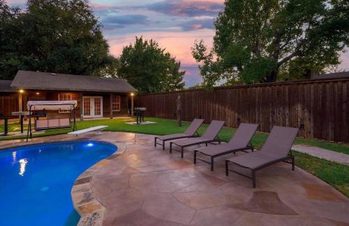 Irving House | Ideal Getaway: Heated Pool & Spa Minutes from DFW Airport