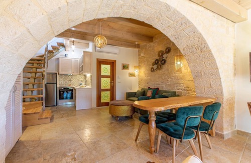 Maheri Villa | Beautifully Restored House with Private Pool & Ocean Views