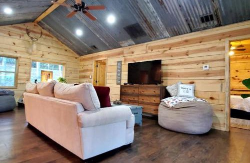Pickens House | Impressive Cabin Surrounded by Trees in Nashoba, Oklahoma