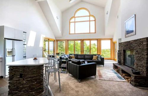 Andover House | Impressive Cottage Rental on Andover Ridge Ideal for Family Vacations in Vermont