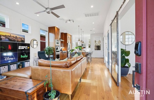 Blackshear-Prospect Hill House | Remarkable East Austin Retreat with Spa and Kitchen Amenities
