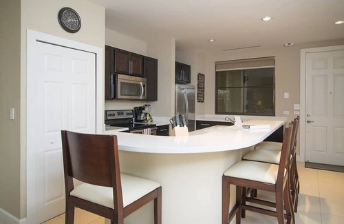 Coco Condo | Stunning 3rd-Floor Oasis with Ocean View and Pool Access