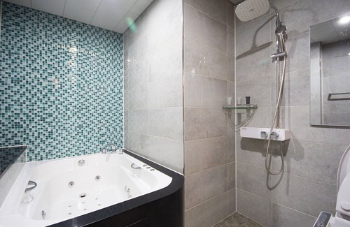 Imsil Hotel | Eco-Friendly Imsil Mi Self Check-in Motel with Hot Tub