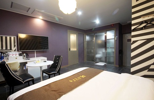 Imsil Hotel | Eco-Friendly Imsil Mi Self Check-in Motel with Hot Tub