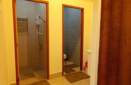 Pak Nam Pran Hotel | Imsook Resort: Family-Friendly Getaway with Pool & Dining