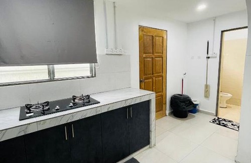 Rantau Panjang Ski Chalet | Cozy Imtiyaz Home Klang: Family-Friendly Retreat Awaits