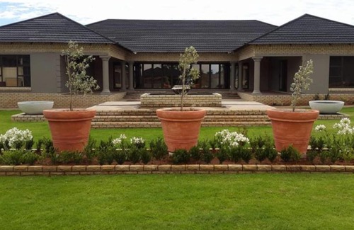 Mangaung Cabin | Discover Imvelo Safari Lodge: Family-Friendly Retreat