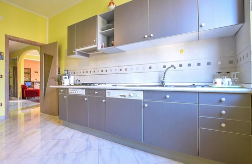Agropoli Apartment | Discover a Colorful Retreat in Central Agropoli