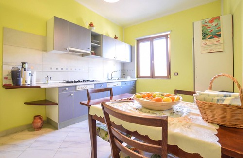 Agropoli Apartment | Discover a Colorful Retreat in Central Agropoli