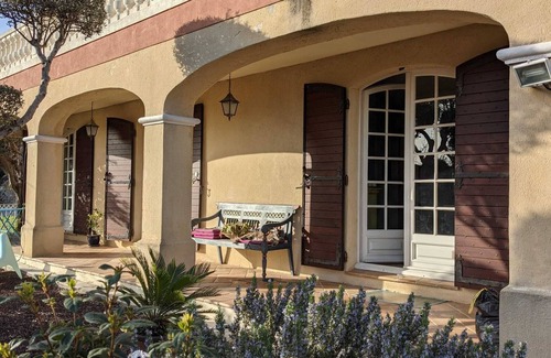 La Farlede Apartment | Charming Independent Apartment in a Character Villa