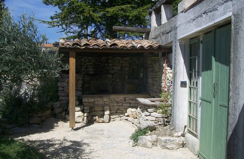 Vacheres House | Discover Tranquility in Luberon Park with Private Pool