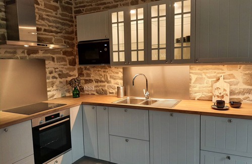 Concarneau House | Relaxing Cottage Retreat in Private Estate Near the Beach