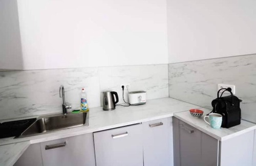 Obuda hegyvideke Apartment | Relax in a Green Oasis with City Panoramas in Buda