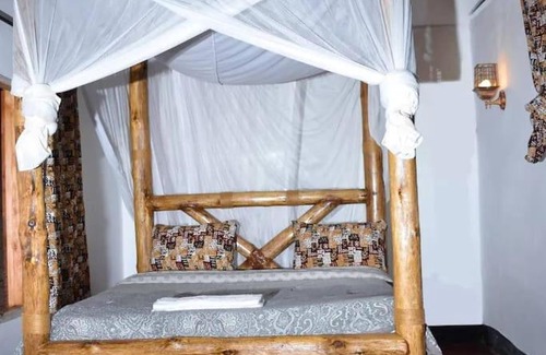 Arusha House | Discover In-Africa: Cozy Cottage B&B Experience