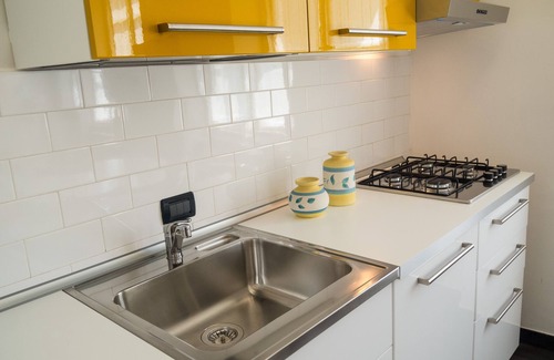 Albaro Apartment | Ideal Stay in Albaro with Ocean Views and Pool Access