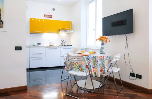 Albaro Apartment | Ideal Stay in Albaro with Ocean Views and Pool Access