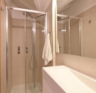 Barcelos Parish House | Family-Friendly Retreat in Barreta with Kitchen Access