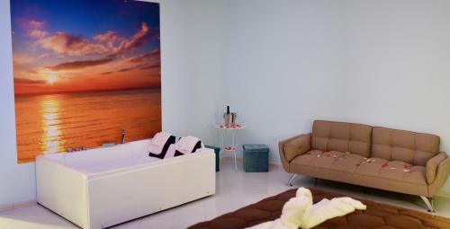 Mercato San Severino Bed & Breakfast | Pet-Friendly IN BLOOM ROOM B&B with Pool & Hot Tub