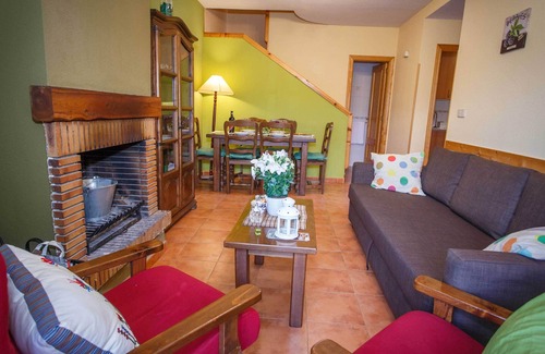 Pinuecar House | Experience Comfort and Relaxation at Casa Camelia Hotel