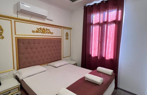 Yenisehir Hotel | Central Double Room with Spa and Hot Tub Amenities